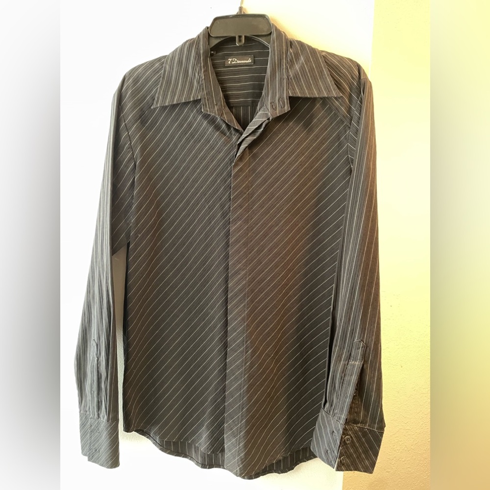 Men’s 7 Diamonds button up shirt